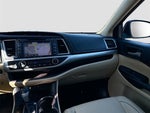 2017 Highlander Thumbnail 26