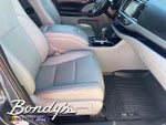 2019 Highlander Thumbnail 18