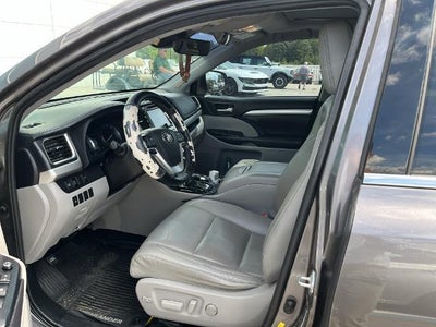 2019 Toyota Highlander XLE 4DR SUV