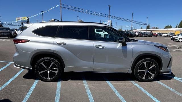 2022 Toyota Highlander XSE