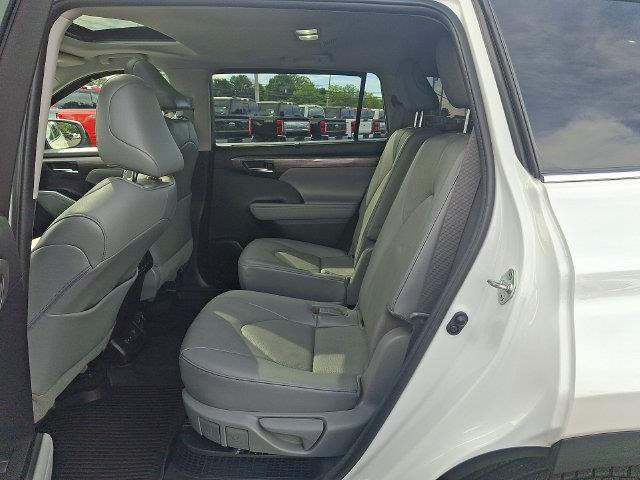 2023 Toyota Highlander - $41,500