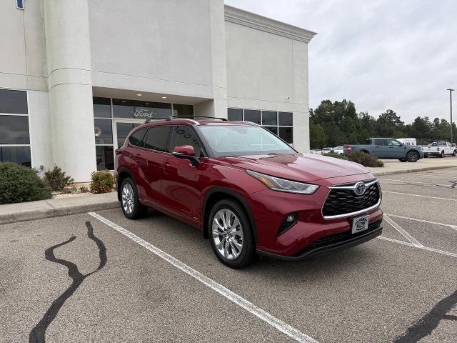 2023 Toyota Highlander - $42,995
