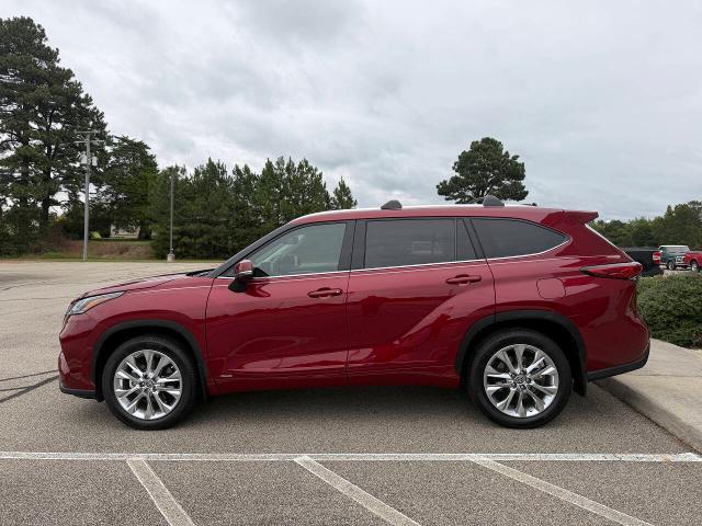2023 Toyota Highlander - $42,995
