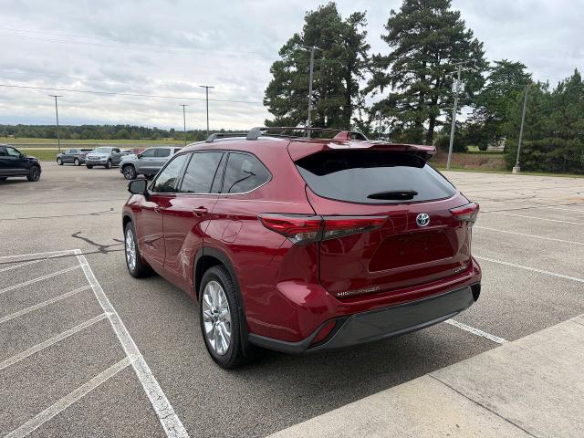 2023 Toyota Highlander - $42,995