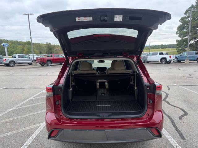 2023 Toyota Highlander - $42,995