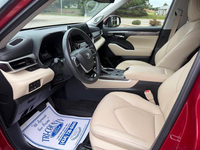 2023 Toyota Highlander - $42,995