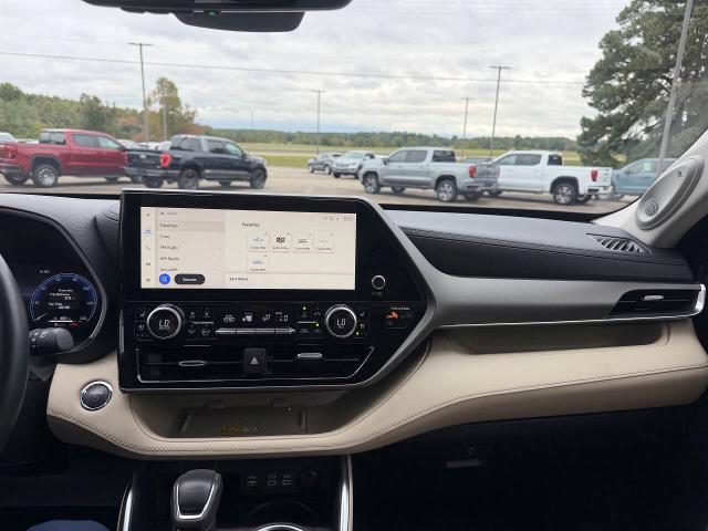 2023 Toyota Highlander - $42,995