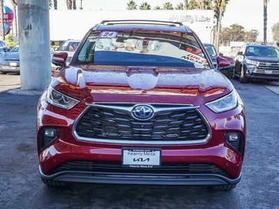 Photo of a 2024 Toyota Highlander Hybrid AWD Limited 4DR SUV for sale