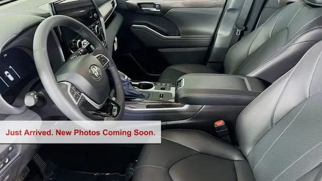 2026 Toyota Highlander Hybrid Limited