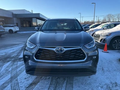 Photo of a 2022 Toyota Highlander Hybrid AWD Limited 4DR SUV for sale