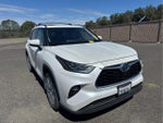 2022 Highlander Hybrid Thumbnail 3