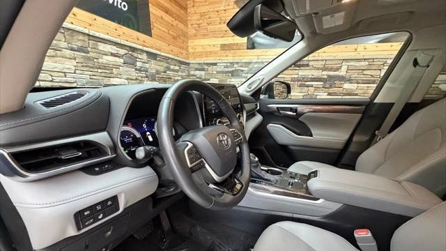 2023 Toyota Highlander Hybrid Limited