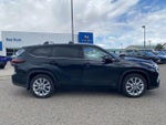 2026 Highlander Hybrid Thumbnail 6