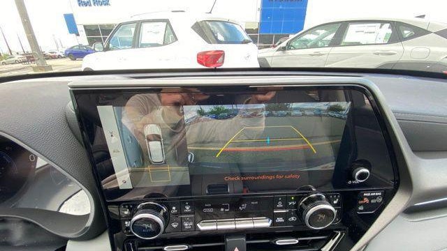 2026 Toyota Highlander Hybrid Limited
