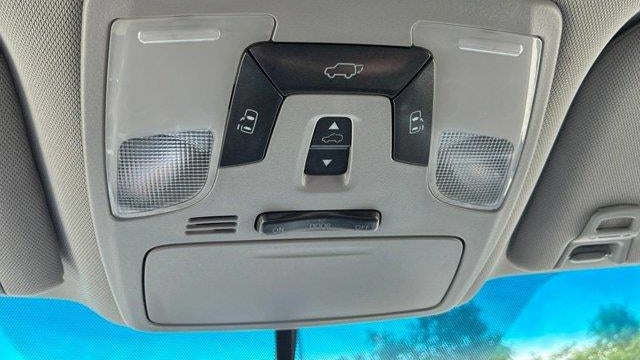 2015 Toyota Sienna SE 8-Passenger