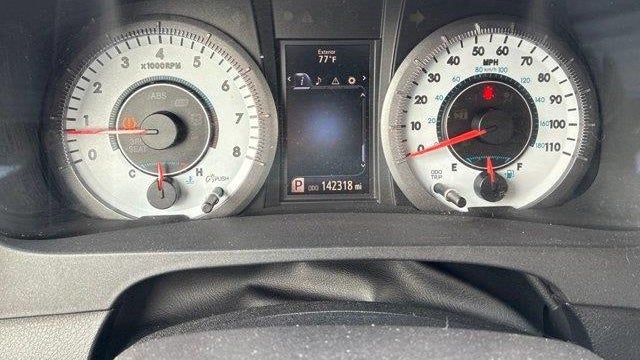 2015 Toyota Sienna SE 8-Passenger