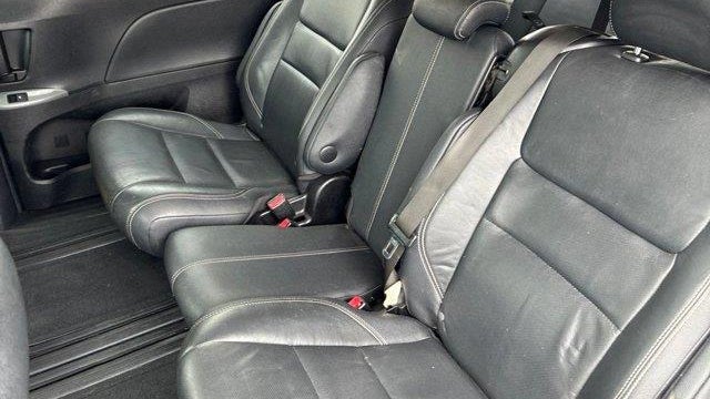 2015 Toyota Sienna SE 8-Passenger