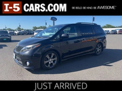 Photo of a 2015 Toyota Sienna SE 8-Passenger 4DR Mini-Van for sale