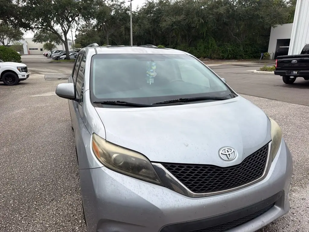 2016 Toyota Sienna