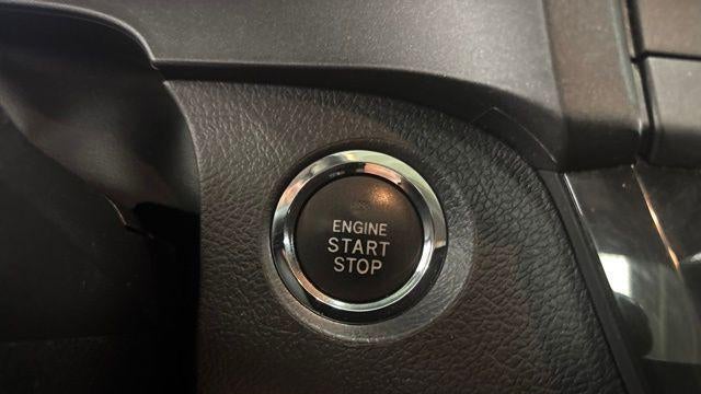 2016 Toyota Sienna SE 8-Passenger