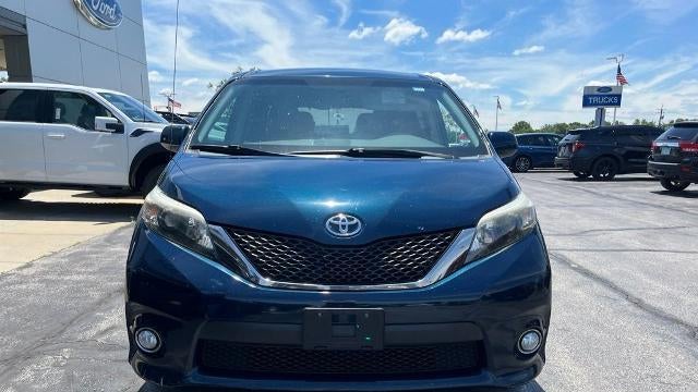 2011 Toyota Sienna SE 8-Passenger