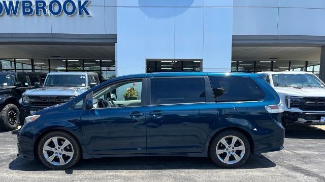 2011 Toyota Sienna SE 8-Passenger