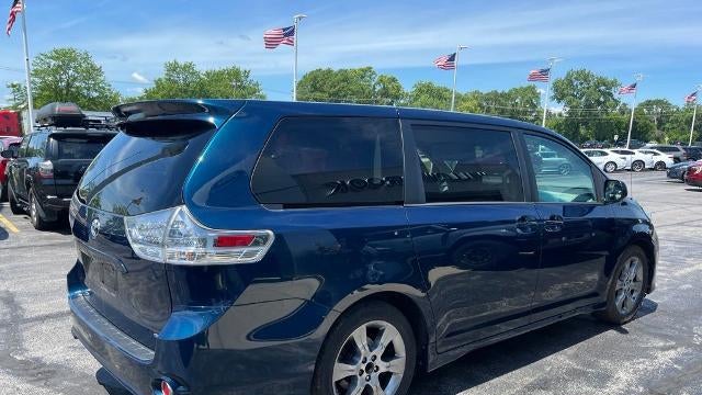2011 Toyota Sienna SE 8-Passenger