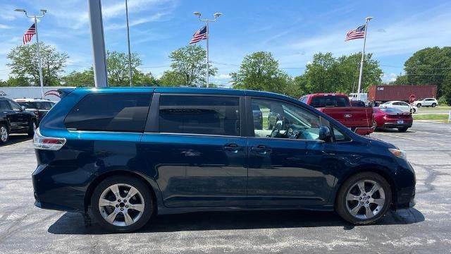 2011 Toyota Sienna SE 8-Passenger