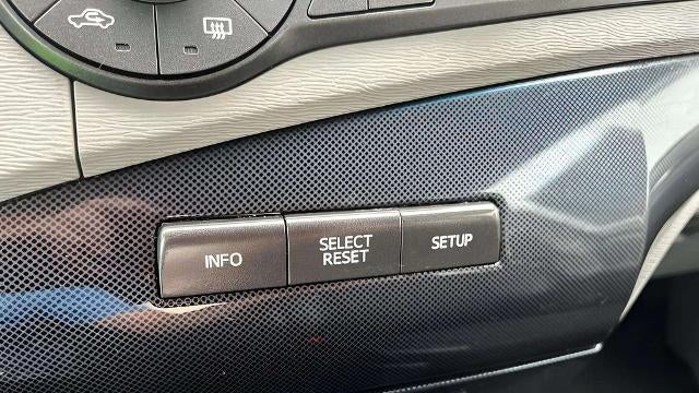 2011 Toyota Sienna SE 8-Passenger