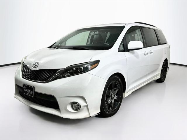 2015 Toyota Sienna - $10,588