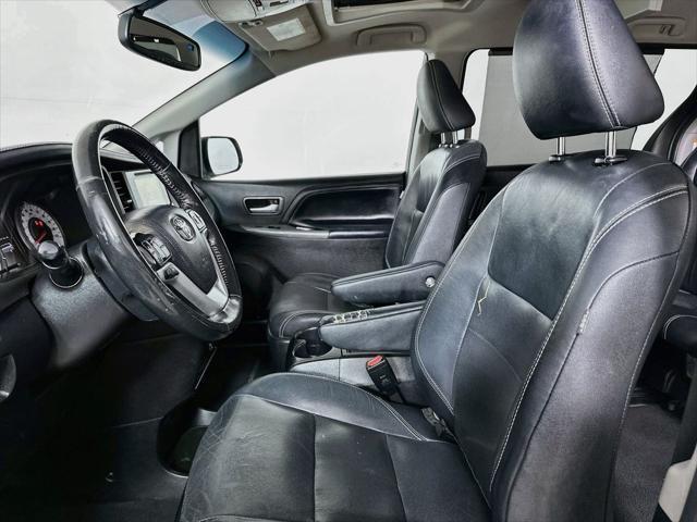 2015 Toyota Sienna - $10,588
