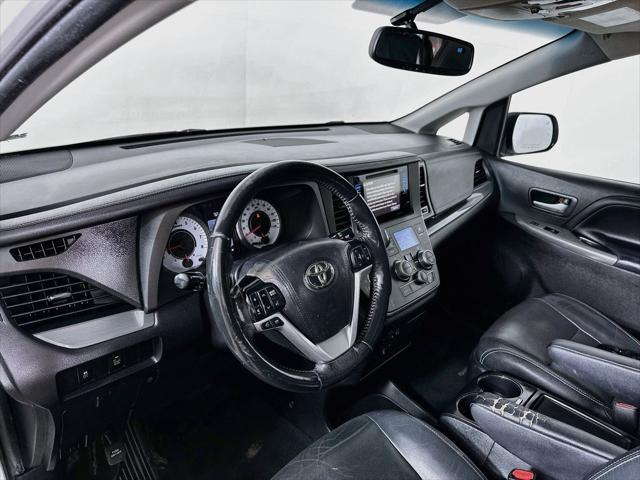 2015 Toyota Sienna - $10,588