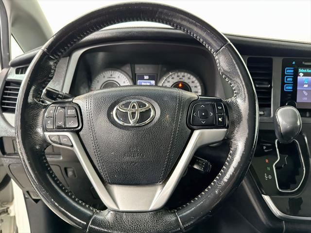 2015 Toyota Sienna - $10,588