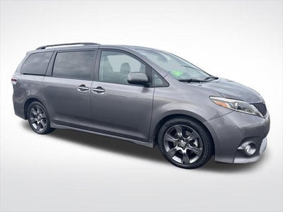2016 Toyota Sienna SE 8-Passenger 4DR Mini-Van