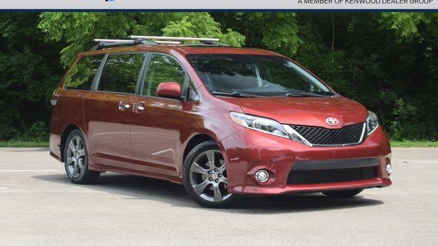 Preowned 2015 Toyota Sienna SE 8-Passenger for Sale