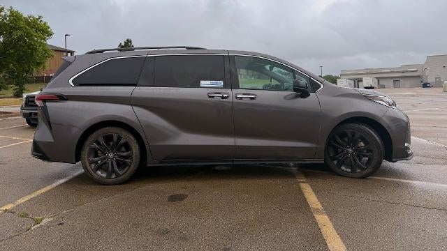 2022 Toyota Sienna XSE 7-Passenger