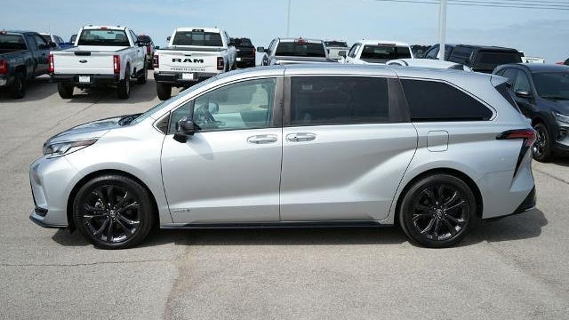 2021 Toyota Sienna XSE 7-Passenger