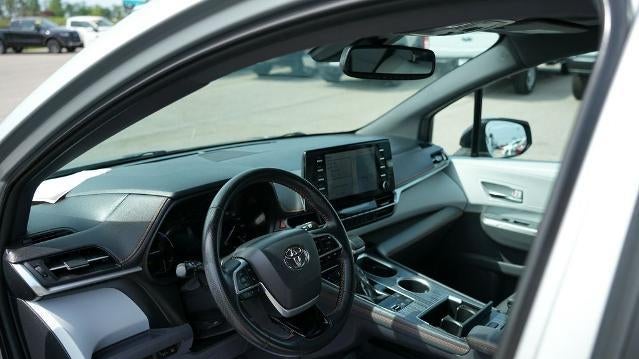 2021 Toyota Sienna XSE 7-Passenger