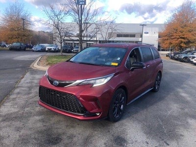 2022 Toyota Sienna XSE 7-Passenger 4DR Mini-Van