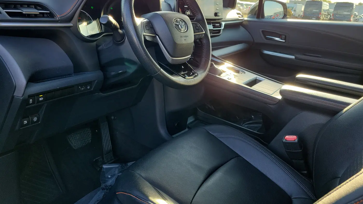 2023 Toyota Sienna XSE 7-Passenger