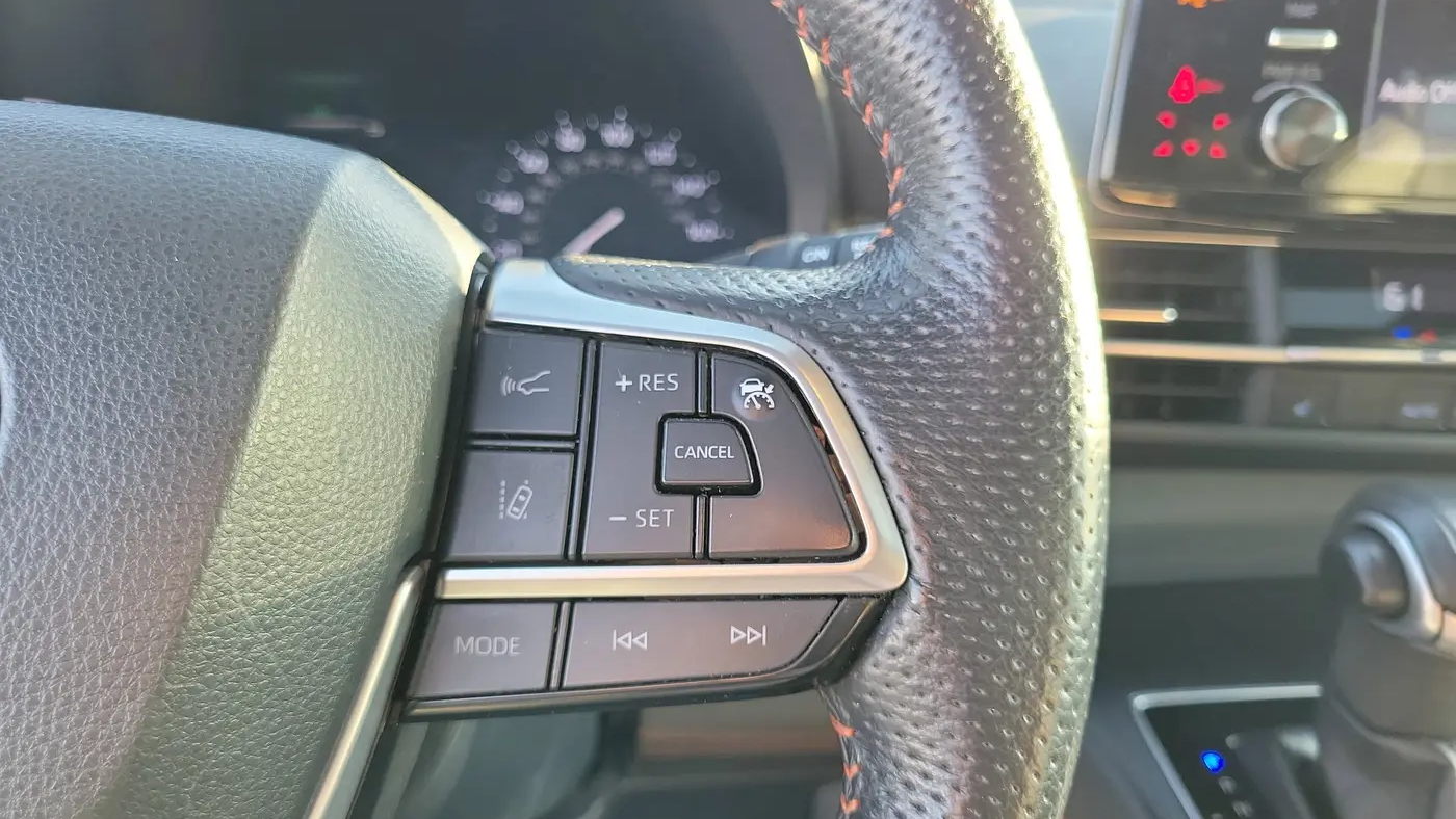 2023 Toyota Sienna XSE 7-Passenger