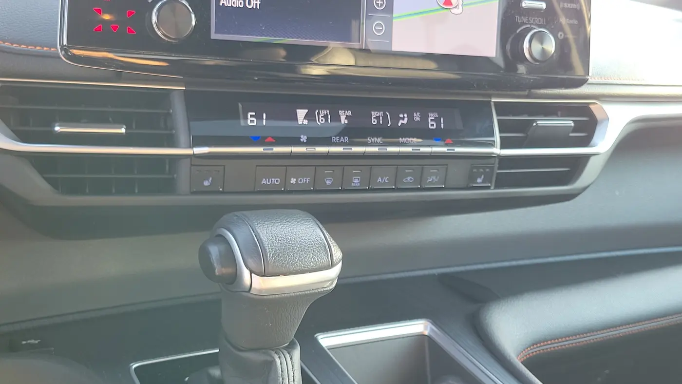 2023 Toyota Sienna XSE 7-Passenger
