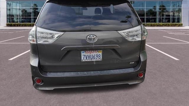2017 Toyota Sienna SE 8-Passenger