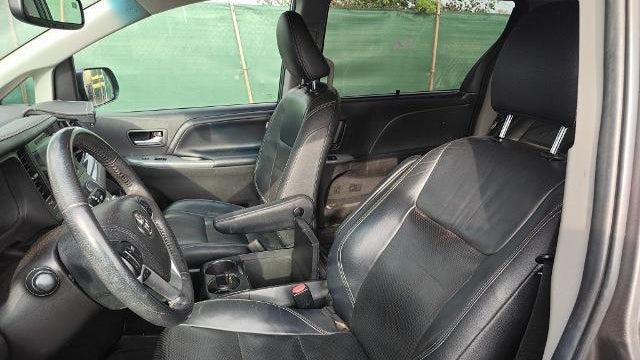 2017 Toyota Sienna SE 8-Passenger