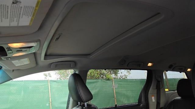 2017 Toyota Sienna SE 8-Passenger
