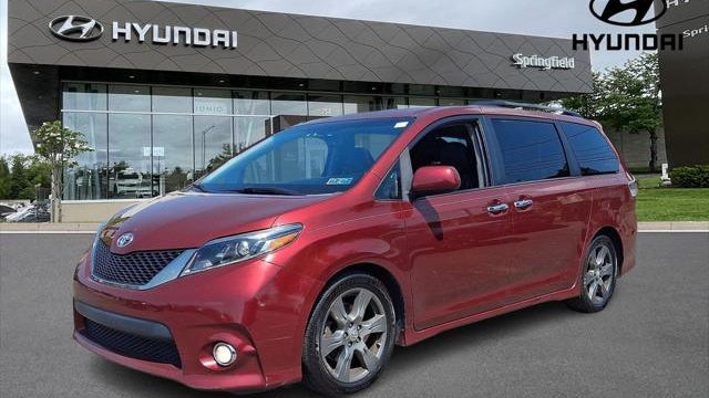 Preowned 2017 Toyota Sienna SE 8-Passenger for Sale