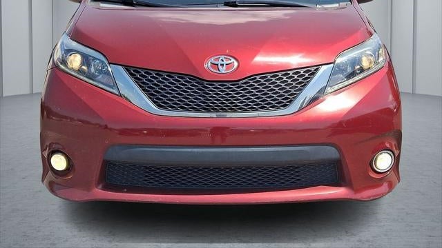 2017 Toyota Sienna SE 8-Passenger