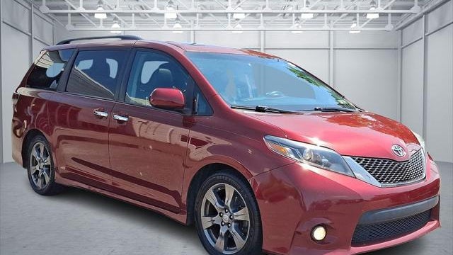2017 Toyota Sienna SE 8-Passenger