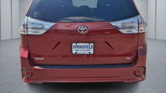 2017 Toyota Sienna SE 8-Passenger