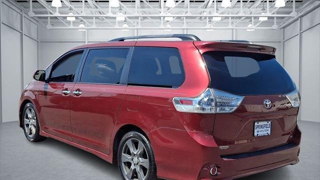 2017 Toyota Sienna SE 8-Passenger